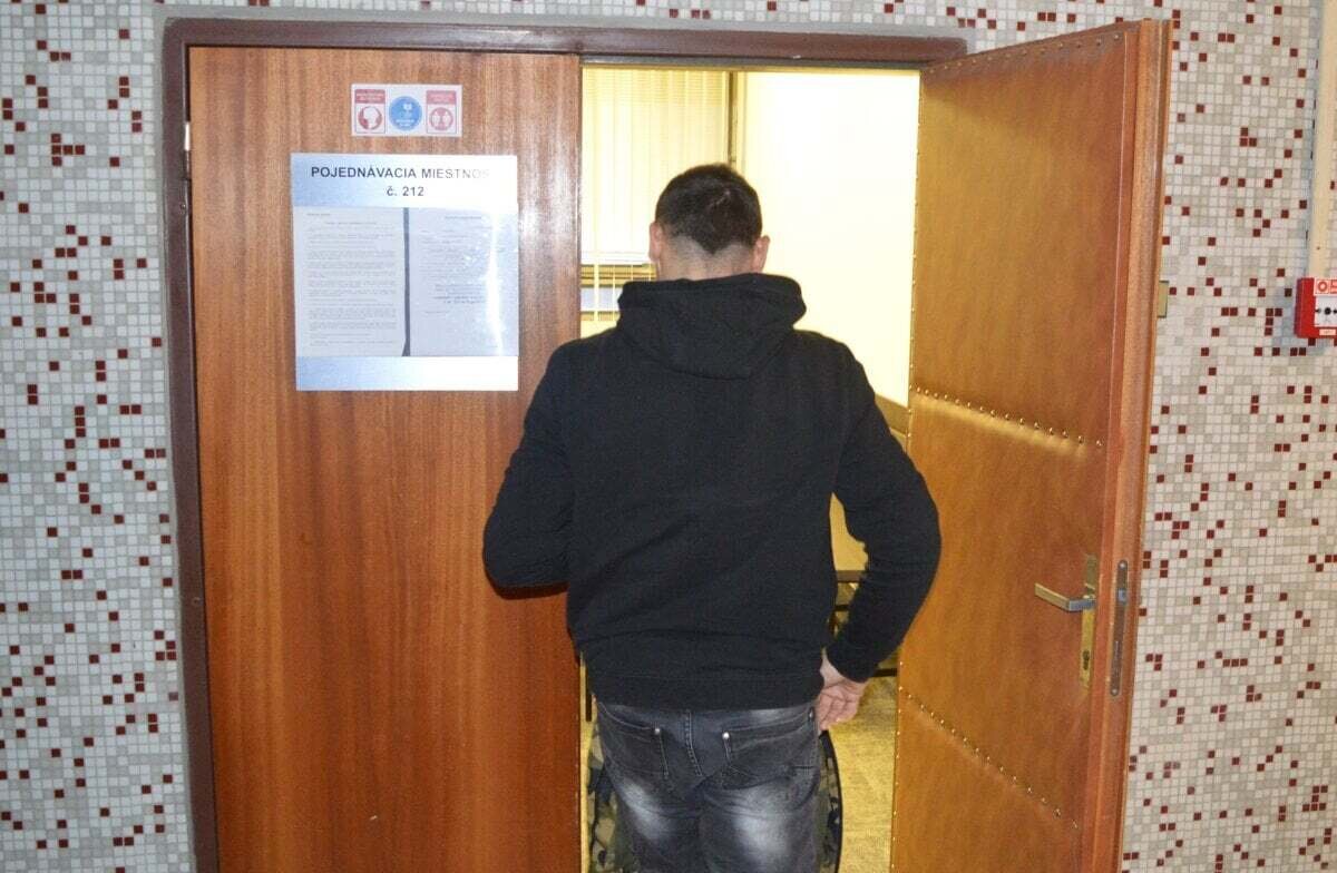 V dome mal prekurzory aj drogove laboratorium zvalil to na kamarata sud mu neuveril