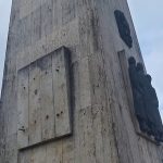 Zlodeja ukradnuteho reliefu nenasli obec kona