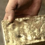 Cena zlata vzrastla na dvojtyzdnove maximum cena striebra na novom rekorde