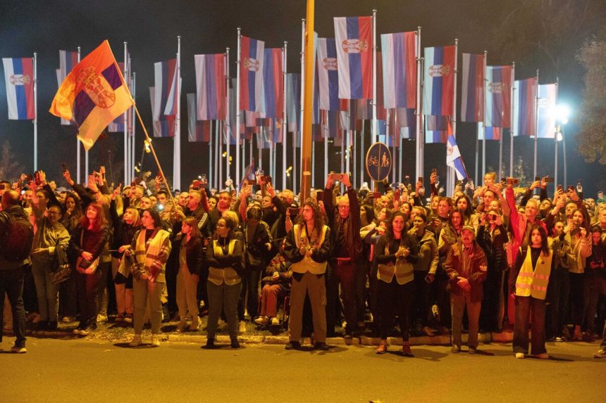 Do Noveho Sadu prisli tisice ludi na prve vyrocie