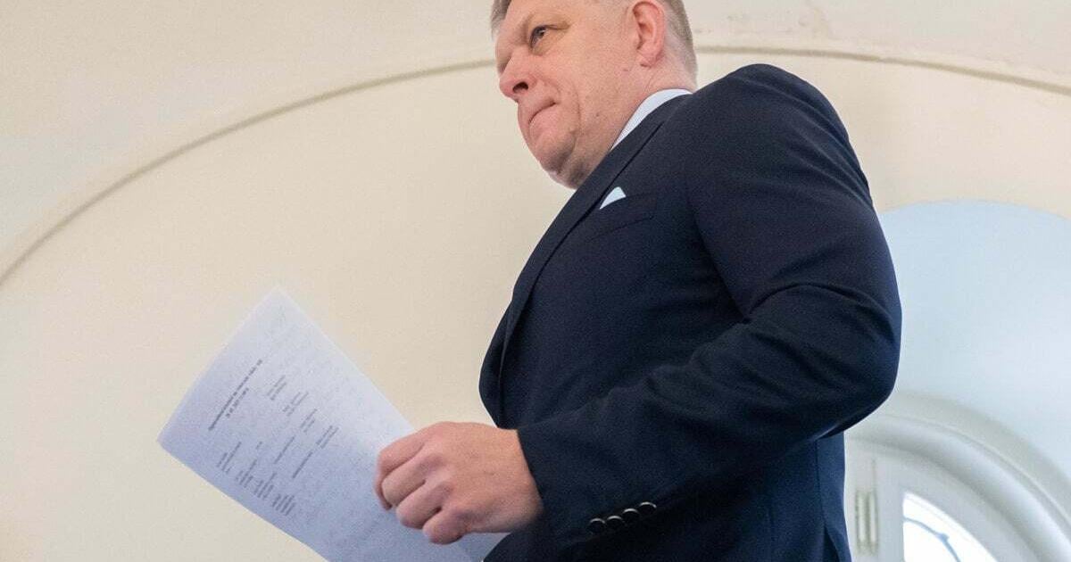 Premier Smer SD ponukol Sutajovi Estokovi pravnu pomoc