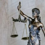 Vlada likviduje sudnych znalcov odvodmi ohrozuje spravodlivost