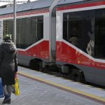 Vlakovu dopravu stale komplikuju spadnute stromy