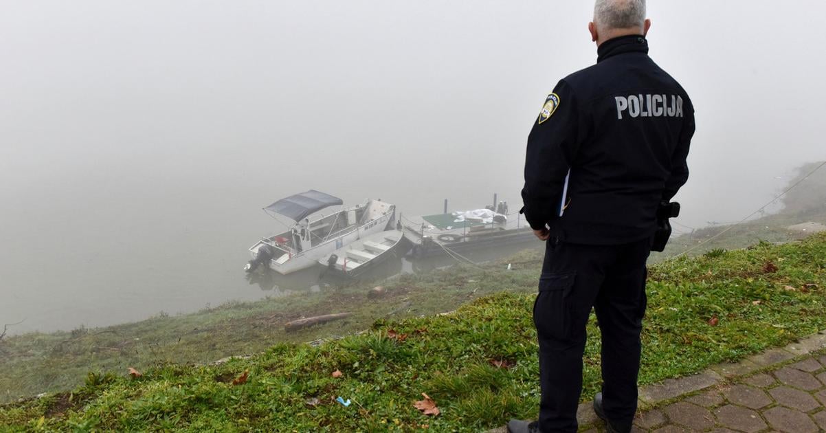 Chorvatsko Na hranici s Bosnou sa prevratil cln s migrantmi jedna osoba zomrela