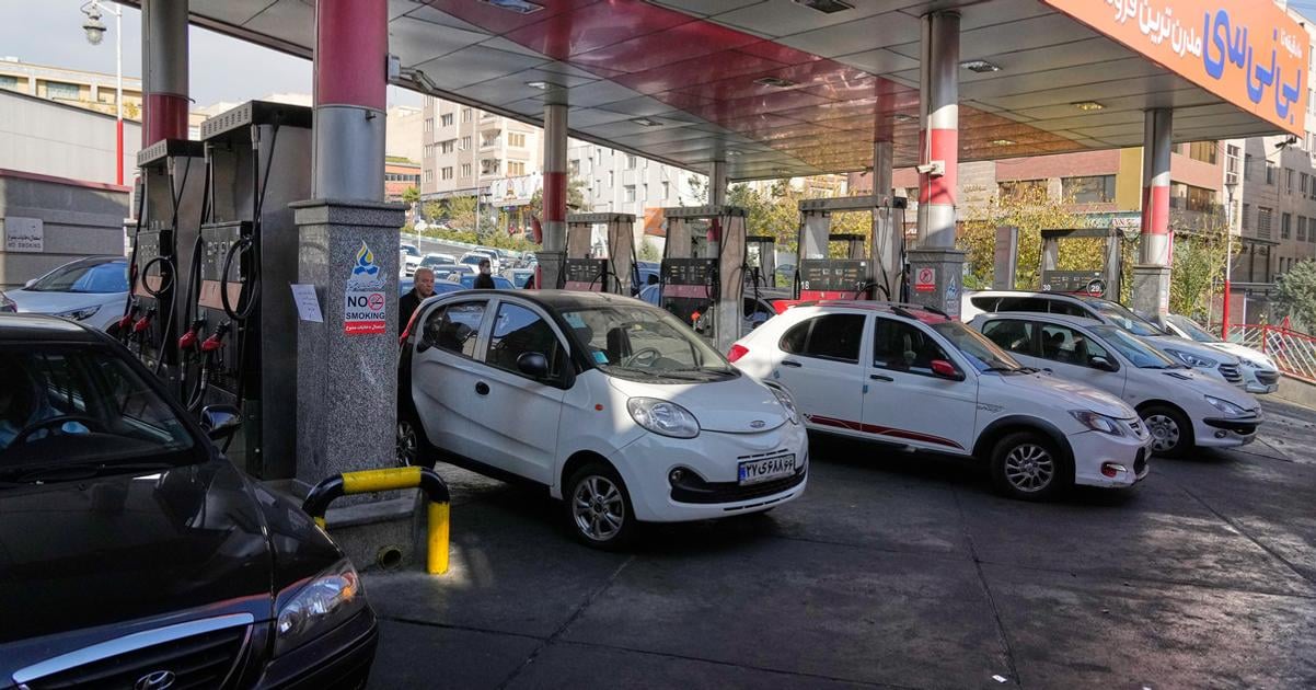 Iran zvysuje ceny benzinu prvykrat od protestov 2019