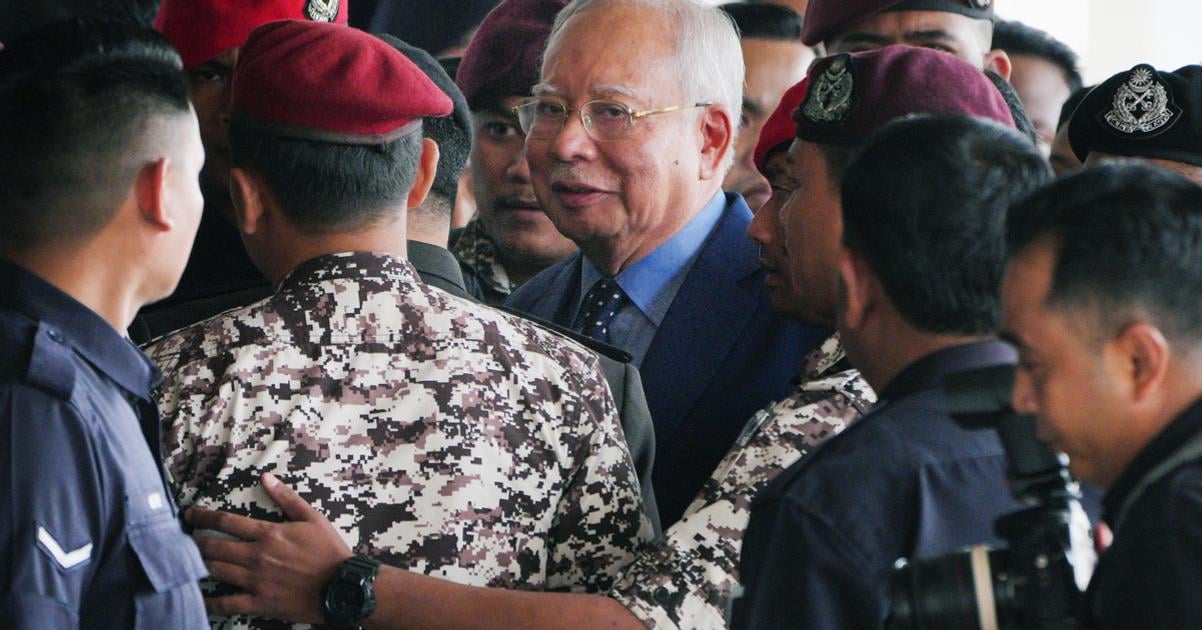 Malajzijskeho expremiera Razaka odsudili na 15 rokov