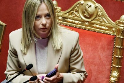 Meloniova a pat premierov ziadaju povolit hybridy a biopaliva