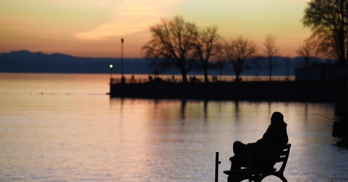 Rozpor ocakavani a reality zvysuje osamelost Vianoc