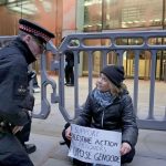 Thunbergovu po zadrzani v Londyne prepustili na kauciu