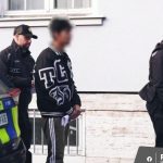 Trojica mladikow surovo napadla a okradla muza