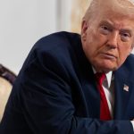 Trump Dokumenty podpisane Bidenovym automatickym perom su neplatne