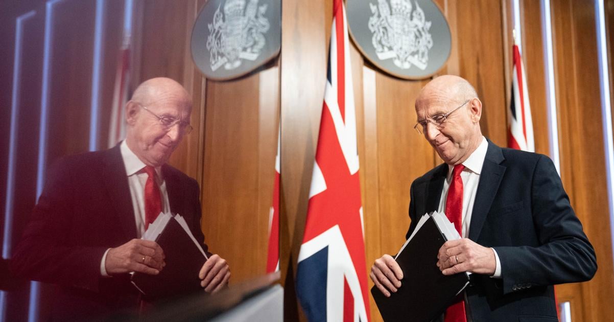 V BRITANIA Kralovske namornictvo tri dni sledovalo rusku ponorku