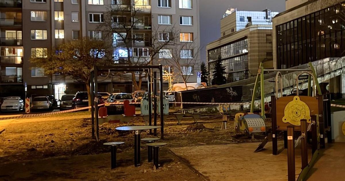 V meste si kazdy ide za svojou liniou V blizkom susedstve budu dve podobne stavby