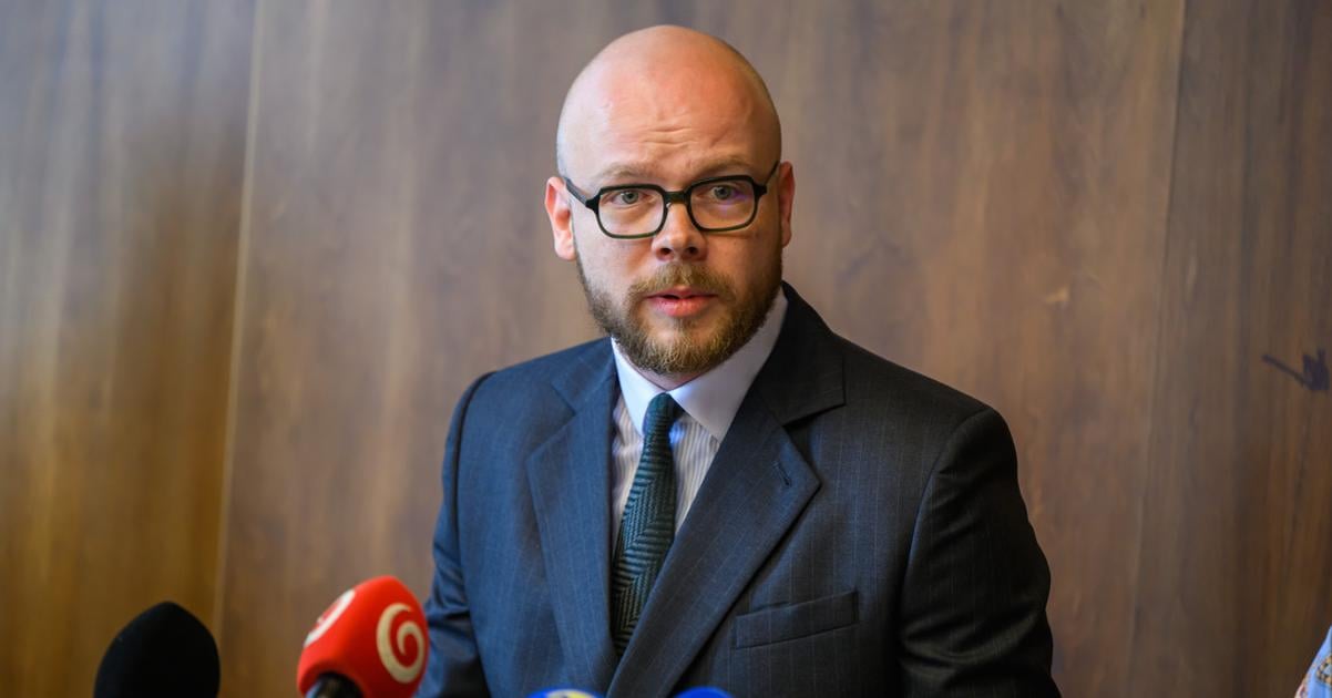 Dvorak vyzval Saska aby odvolal generalneho tajomnika ministerstva zdravotnictva