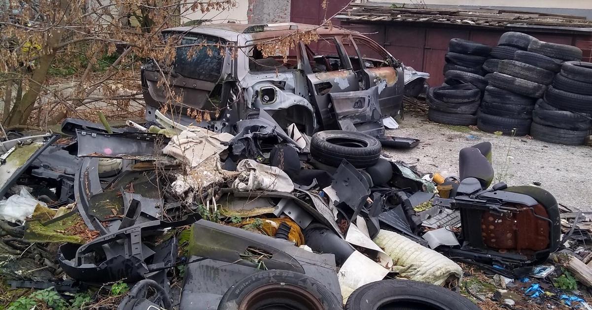 Na pozemku nahromadil tony odpadu Sancu na jeho odstranenie nevyuzil sud ho potrestal