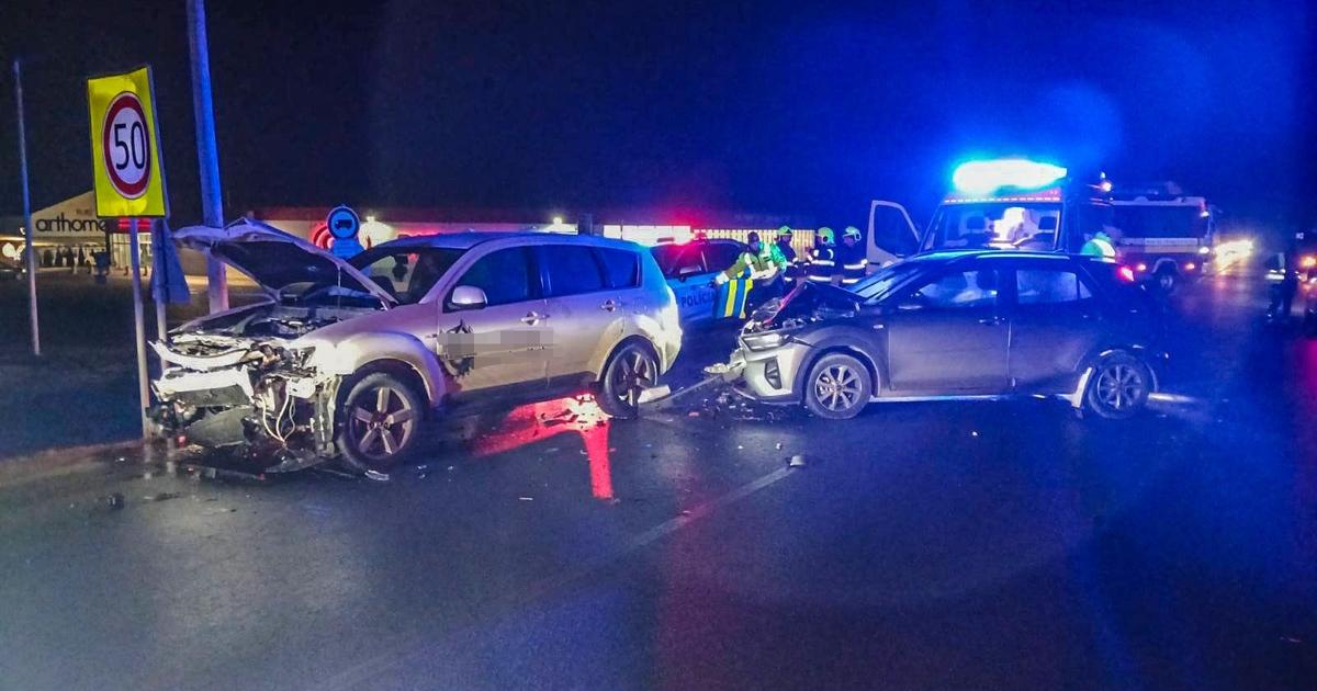 Policia V Haniske pri Kosiciach doslo k nehode troch aut hlasia zranenych