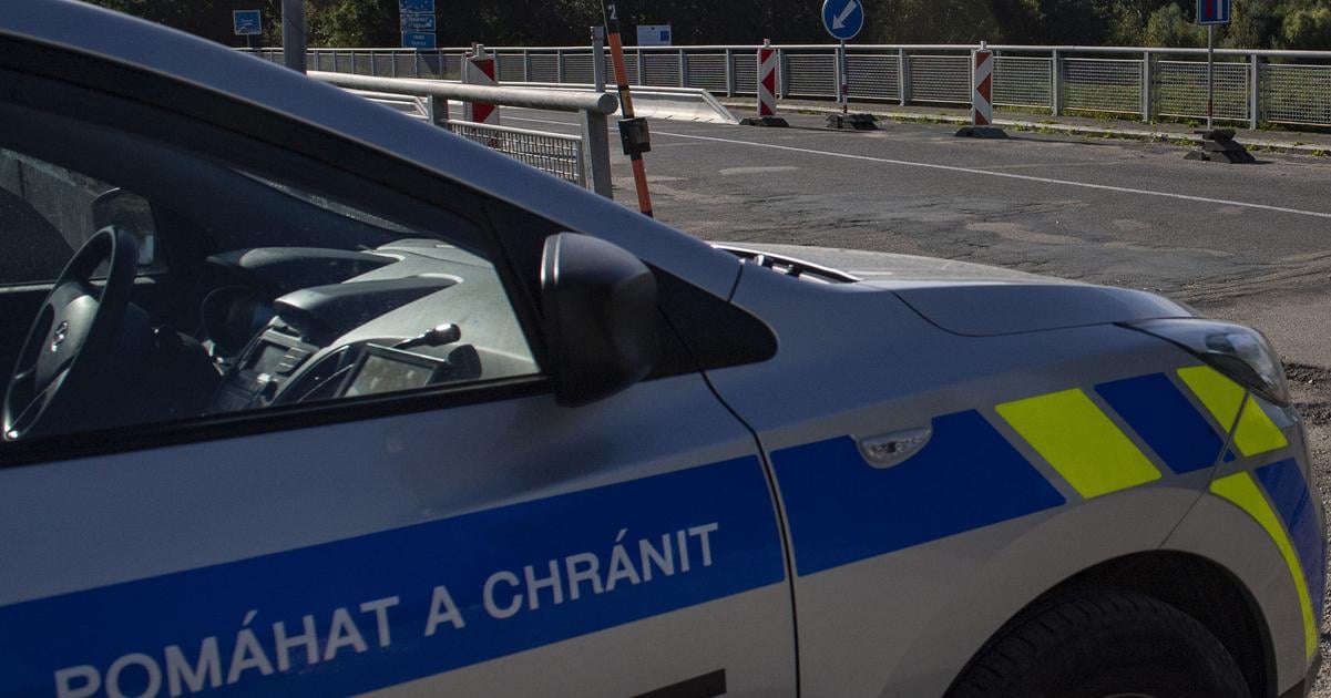 Policia zasahovala na strednej skole v Prahe kde boli hlasene vystrely