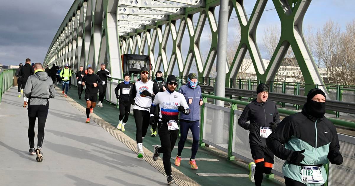 Silvestrovsky beh cez bratislavske mosty pritiahol ucastnikov z 28 krajin