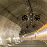 Tunel Visnove je neprejazdny pre zrazku styroch aut
