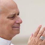 Vatikan Papez privital mladych Palestincanov z Jordanu