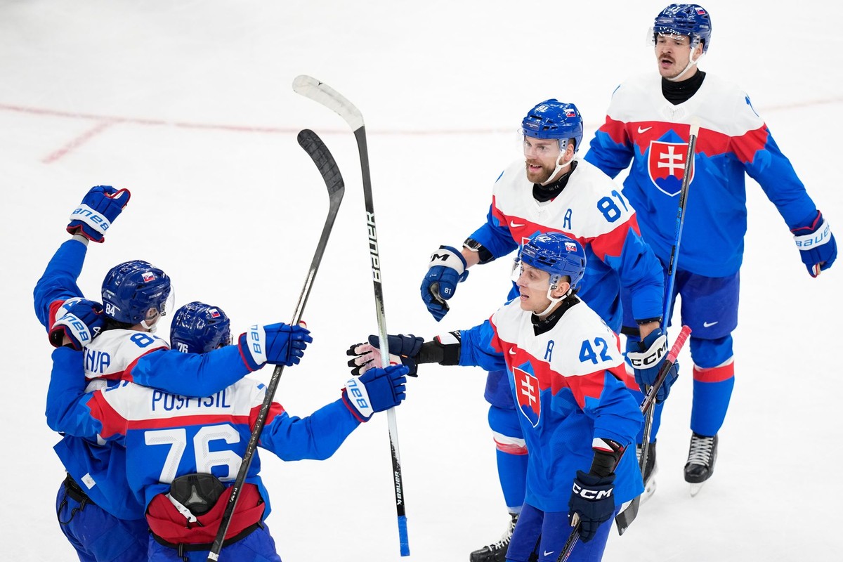 Bola to superstreda cingi lingi bom Hokejisti aj Peta cingi lingi bom zhrnutie dna