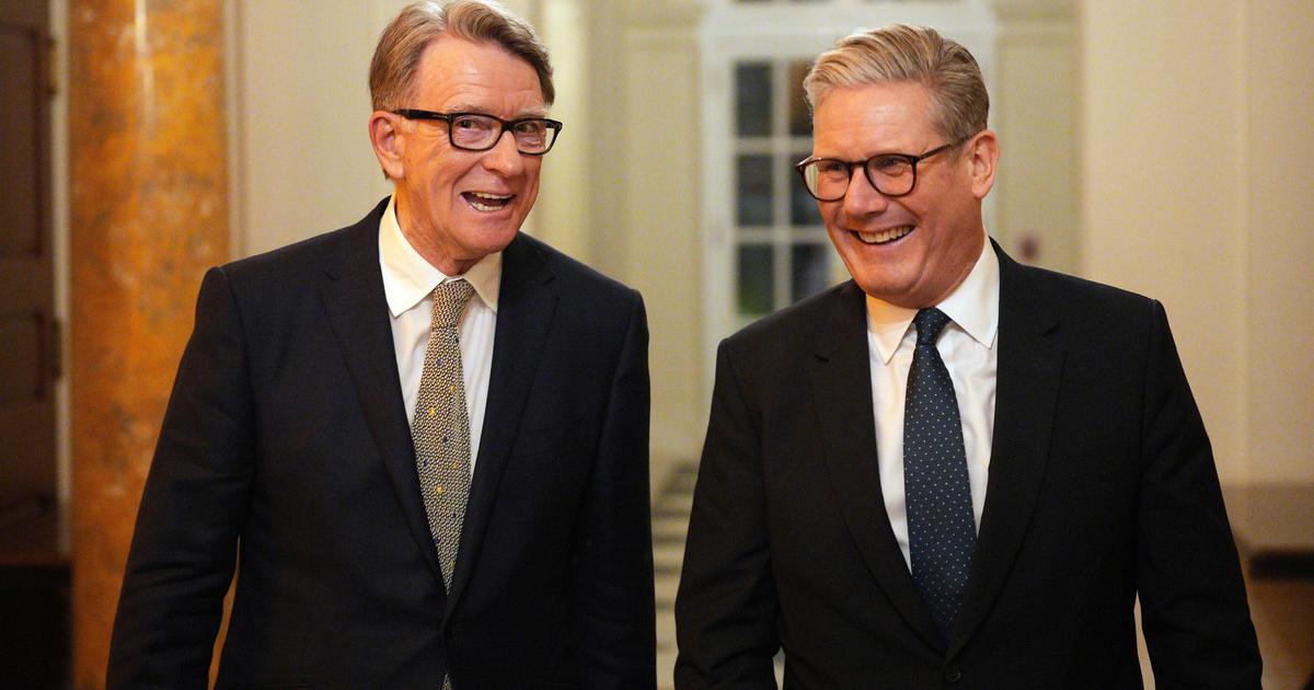 Britania Sef kancelarie Starmera odstupuje kvoli kauze s Mandelsonom