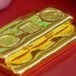 Financie Ceny zlata a striebra pokracuju v vyraznom poklese