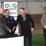 Huliak Na kona nesadnem ale moja dcera ich miluje Minister spustil vystavbu jazdeckeho centra