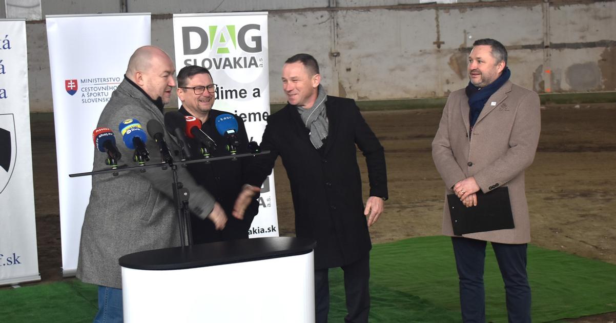 Huliak Na kona nesadnem ale moja dcera ich miluje Minister spustil vystavbu jazdeckeho centra