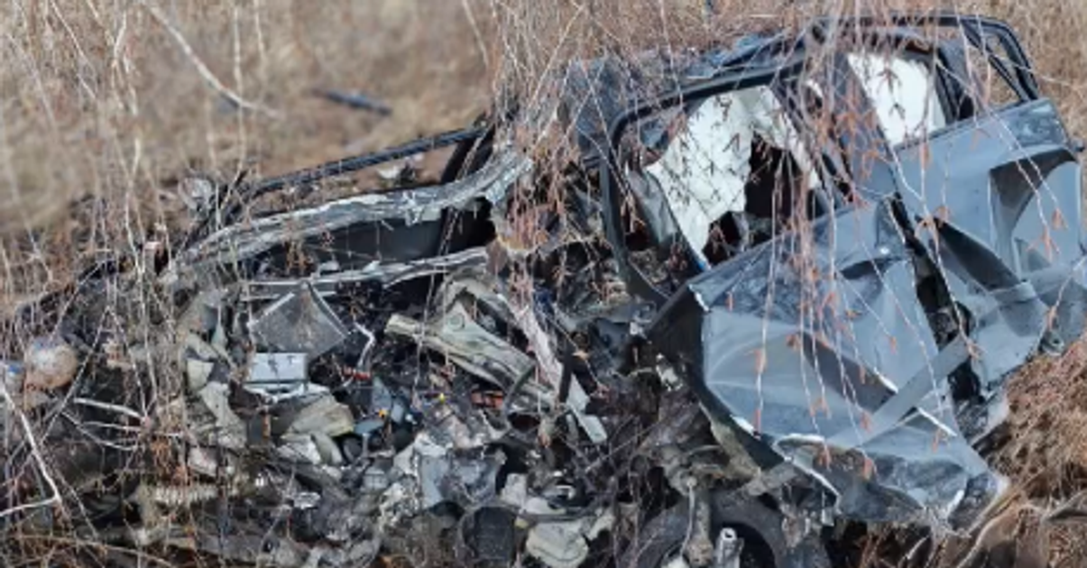 Naraz bol taky silny ze z vozidla zostal iba vrak vodic neprezil nehodu