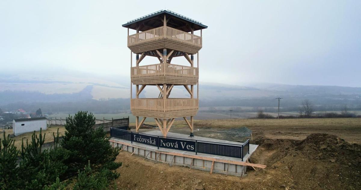 Obec privitala vladu s Ficom ukazala vezu z dotacie su to rychle peniaze hovori starosta