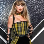 Ostatni radsej nevydavaju album vtedy ked ona Predco ma Taylor Swift uz druhy rok po sebe najpredavanejsi album