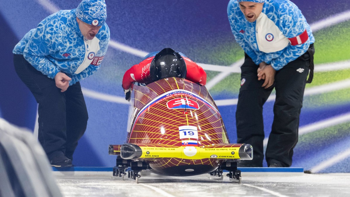 Slovenske bobistky absolvovali prvu jazdu na liderky stratili jednu sekundu