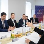 Banskobystricky kraj investuje miliony do pomoci seniorom a zranitelnych ludom ministerstvo mu pomaha