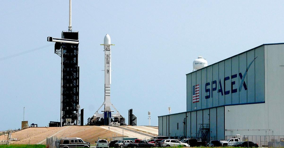 Muskova SpaceX planuje v marci podat ziadost o vstup na burzu informuje agentura Bloomberg