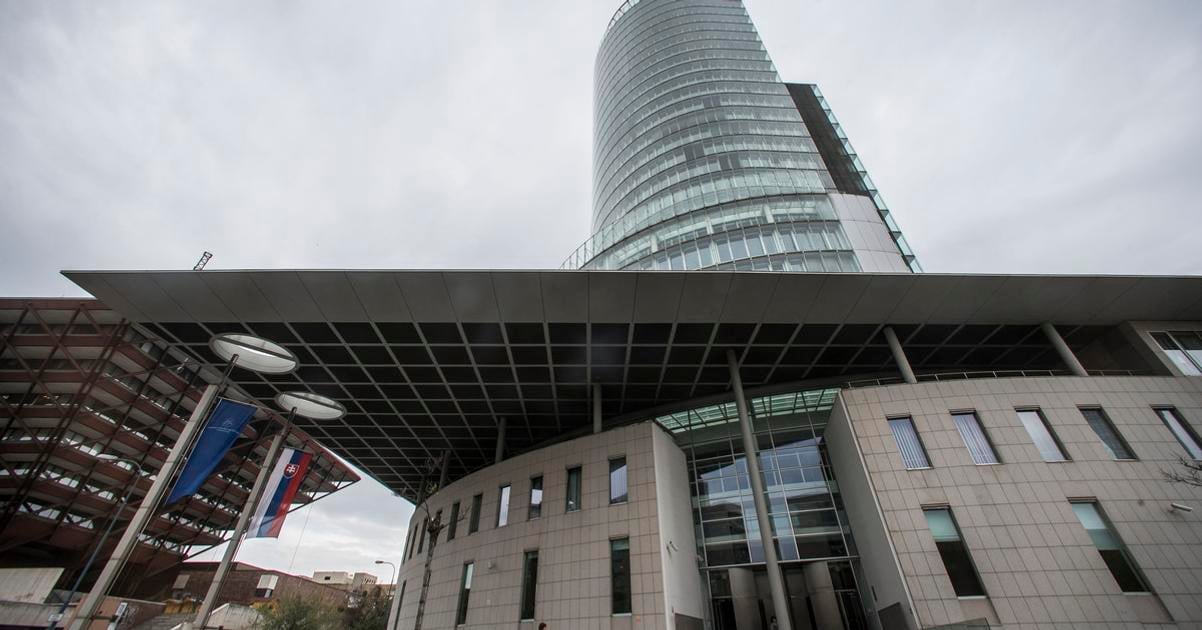 NBS mierne vylepsila odhad tohtorocneho deficitu na 4 3 percenta HDP