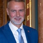 Na Velkej Javorine sa stretnu delegacie pod vedenim Rasihho a Okamuru Predseda parlamentu hovori o historickom milniku