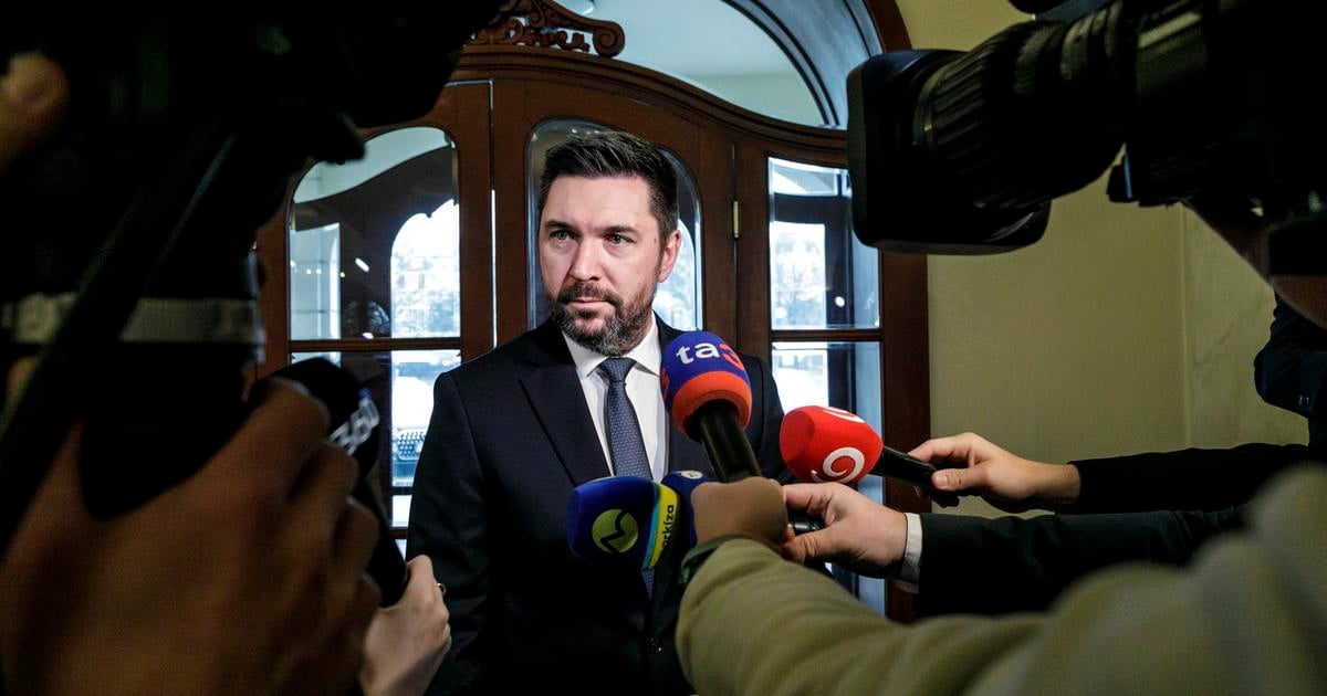 Nazov Vlada prerokuje nariadenie o priamych platbach a spravu o clenstve Slovenska v EU