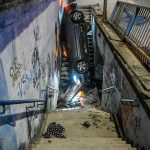 Octavia prenikla cez zabradlie a vletela priamo do podchodu vodic z miesta nehody usiel