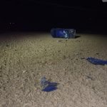 Plechy boli roztrusene po poli auto sa po naraze do znacky viackrat prevratilo