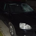 Policajti vysetruju incident v Zabokrekoch nad Nitrou Opit muz rozbil auto a napadol seniora