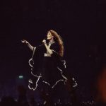 Uz nie je eterickou vilou Svetova hviezda v Prahe predviedla show z ktorej mrazi po chrbte