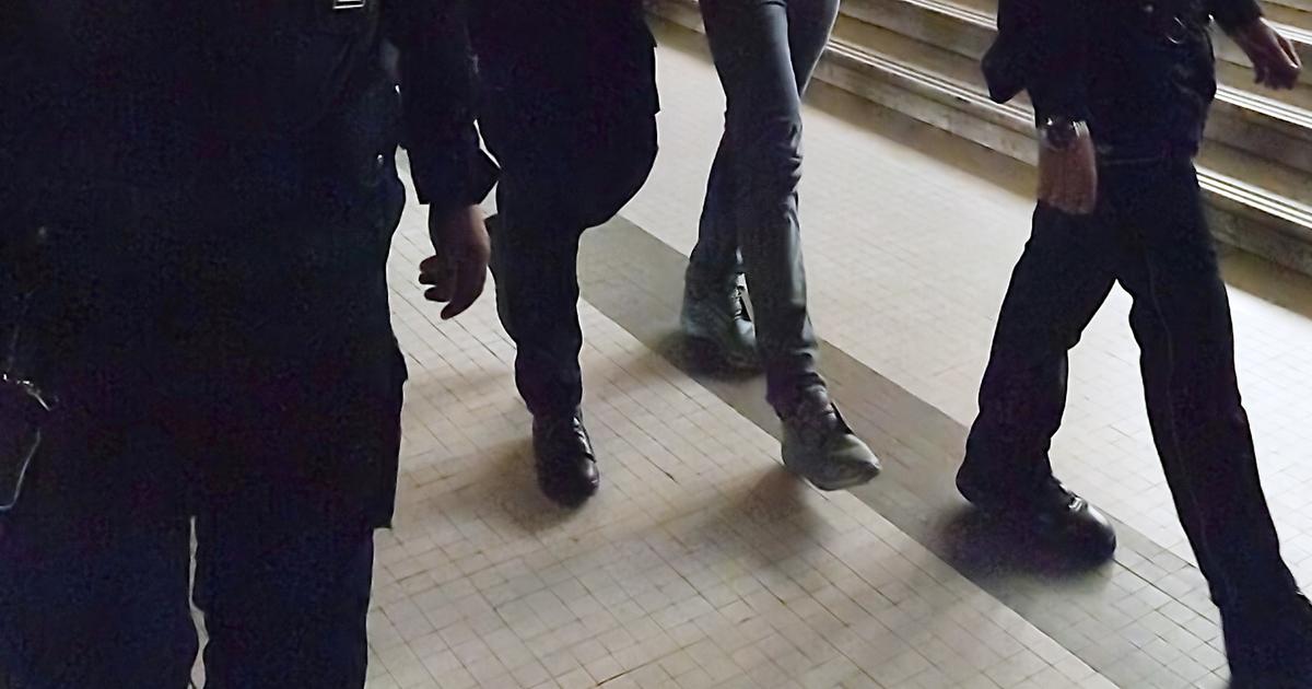 V ramci akcie Asterix zadrzali policajta ktory mal predavat steroidy