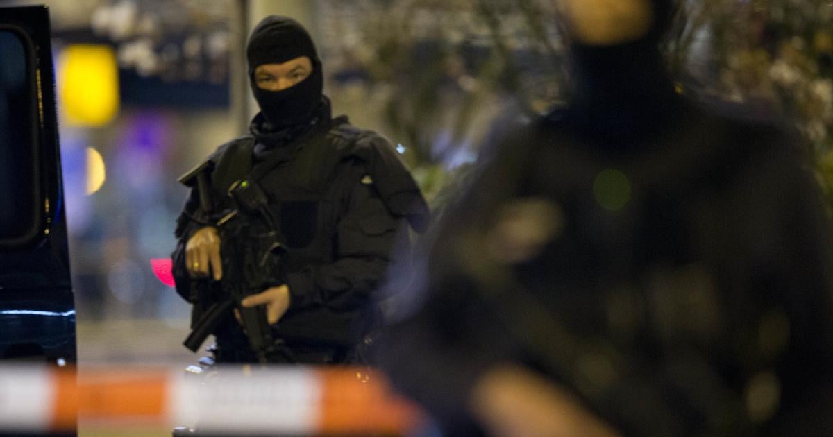 Vybus v Amsterdame poskodil zidovsku skolu