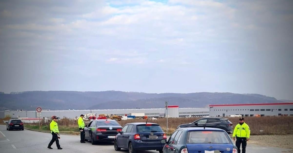 na medzinarodny den stastia mali prave smolu policia zadrzala opitych vodicov aj cyklistu