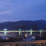 Dominanta Povazskej Bystrice sa na Zeleny stvrtok sfarbila do modra