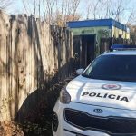 Ludia zostali sokovani Ked videli co muz robi pri detskom ihrisku zalarmovali policiu