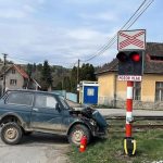 Na Orave doslo k zrazke vlaku s autom zranenia nie su hlasene