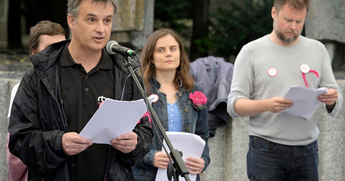 Naburany reporter Brada Ako je mozne ze si niekto doniesie taser na sud