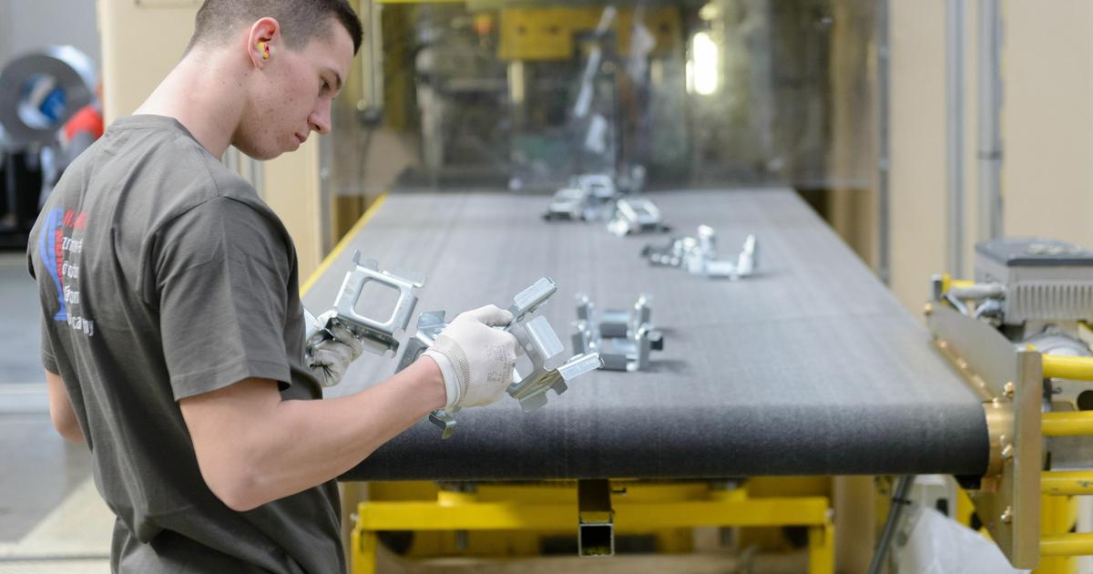 Napatie na Blizkom vychode narusa globalnu ekonomiku Slovakov podla analytikov caka pokles realnych miezd